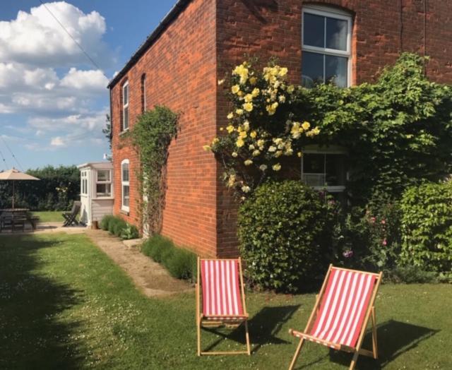 Dairy Barns Holiday Cottages Норвич Экстерьер фото