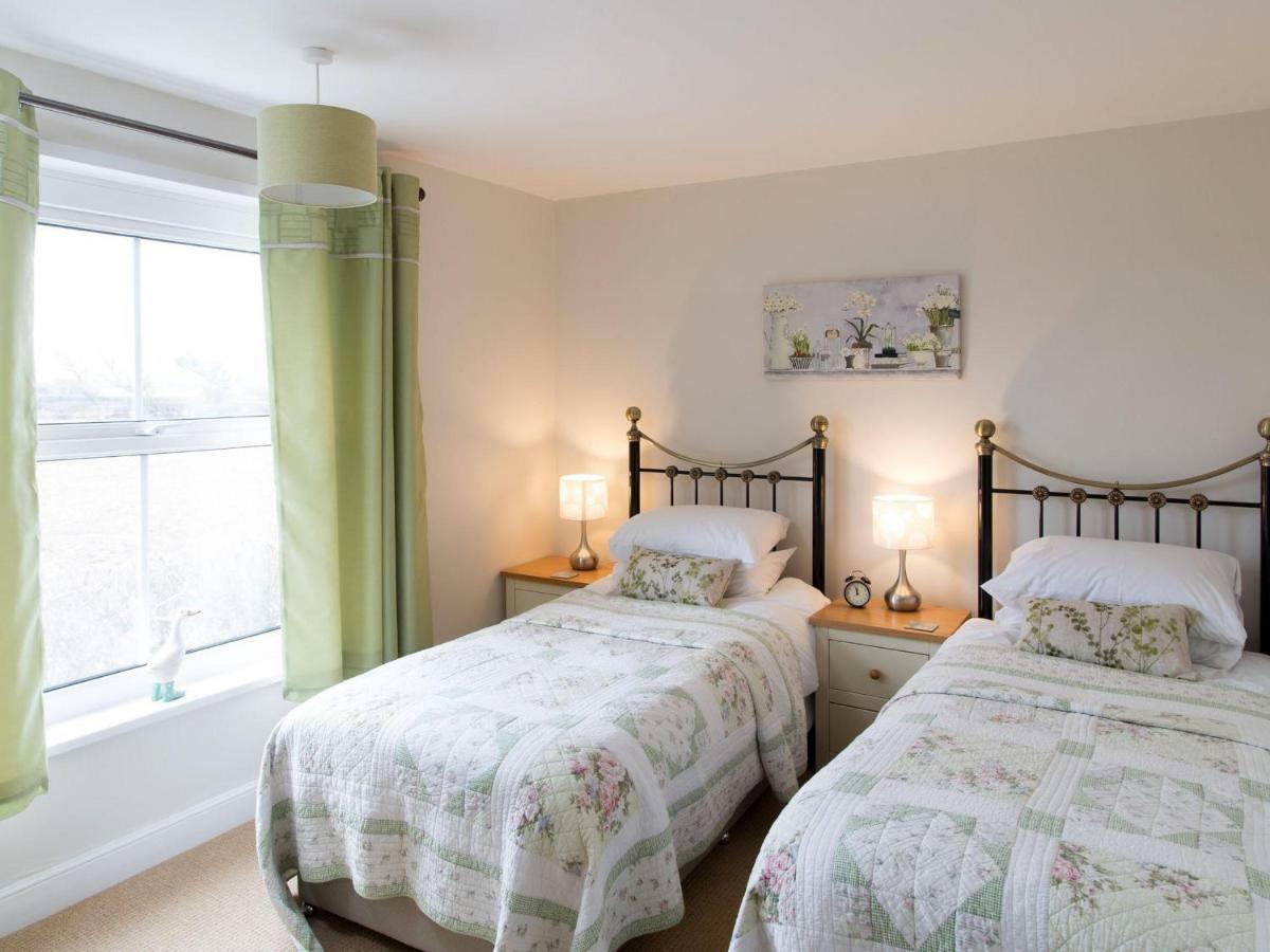 Dairy Barns Holiday Cottages Норвич Экстерьер фото